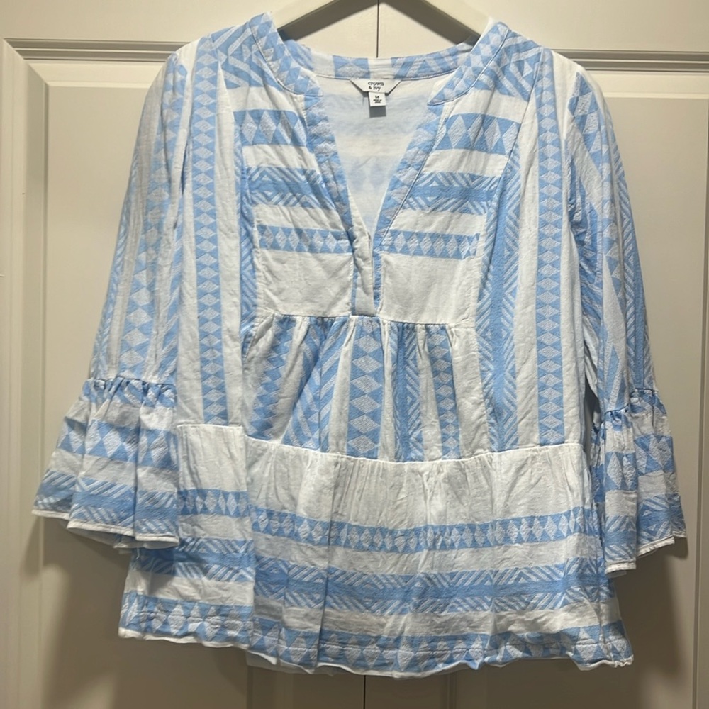 Crown and Ivy top-Size M